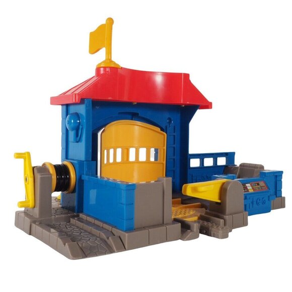 Fisher Price GeoTrax Transportation System Mechanics Garage Moving Parts 2003 - Picture 3 of 7